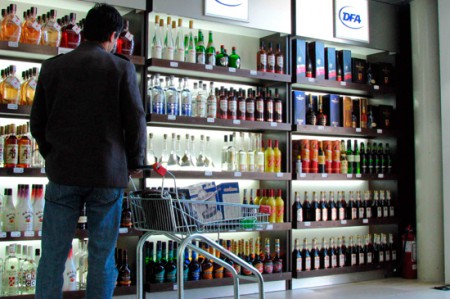 Receita regulamenta instalação e funcionamento de 'free shops' em Foz do Iguaçu